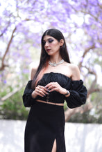 Load image into Gallery viewer, VW triple pearl necklace