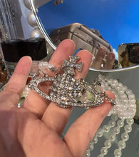 Load image into Gallery viewer, VW triple pearl necklace