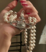 Load image into Gallery viewer, VW triple pearl necklace