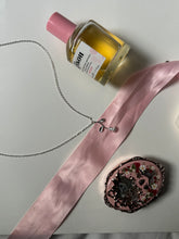 Load image into Gallery viewer, stainless steel Forever rose necklace
