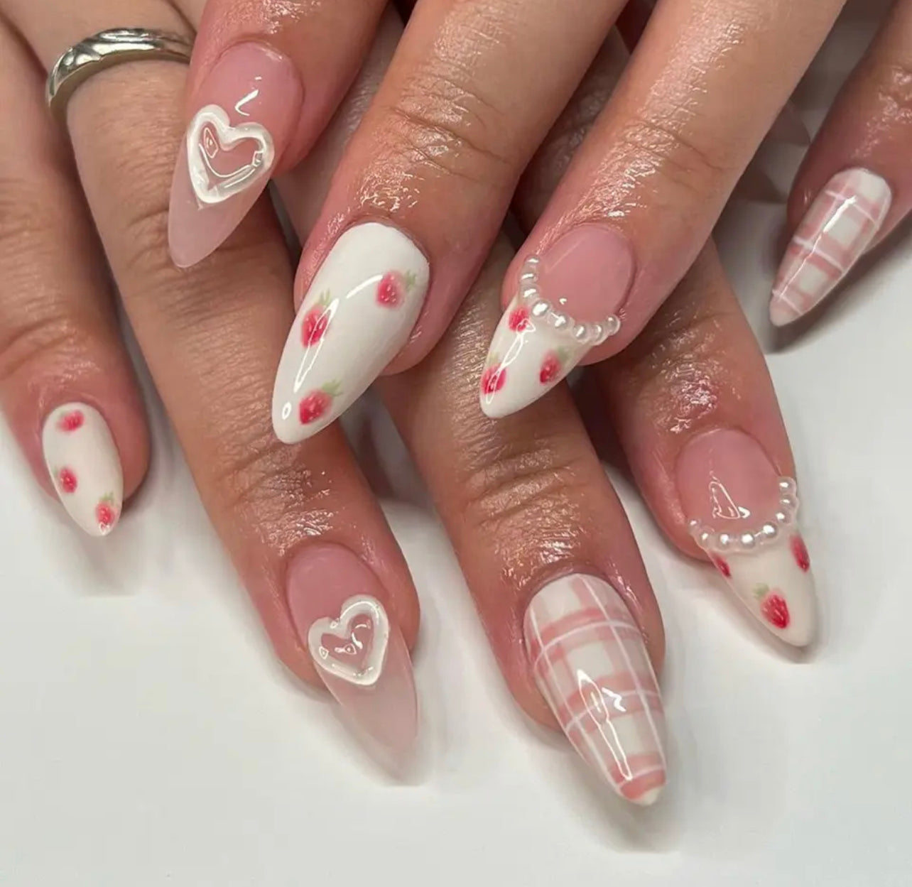 strawberry shortcake nail set