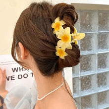 Load image into Gallery viewer, [ Limited Edition ] Triple flower hair clip
