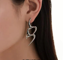 Load image into Gallery viewer, [ The next level Aespa Collection]  Armageddon earrings
