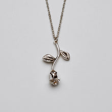 Load image into Gallery viewer, stainless steel Forever rose necklace
